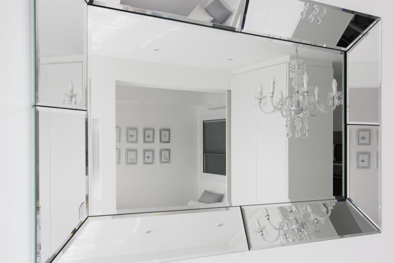 The White Pearl Suite - Beach Front City Centre With Sea View. リマソール エクステリア 写真