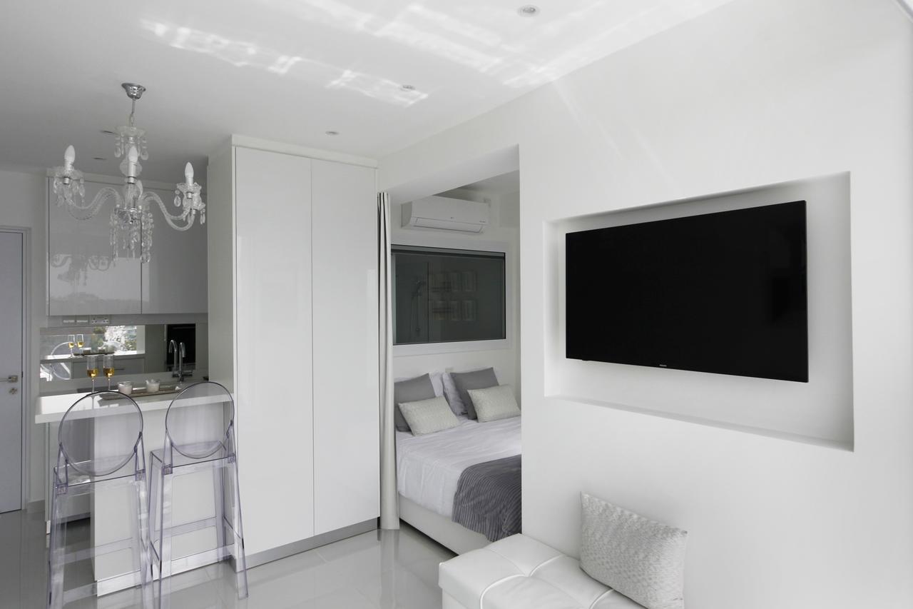 The White Pearl Suite - Beach Front City Centre With Sea View. リマソール エクステリア 写真